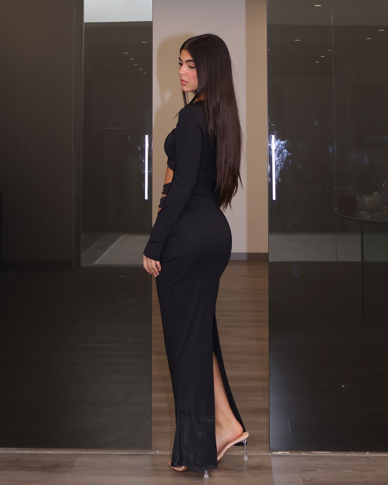 DRESS APERTURE