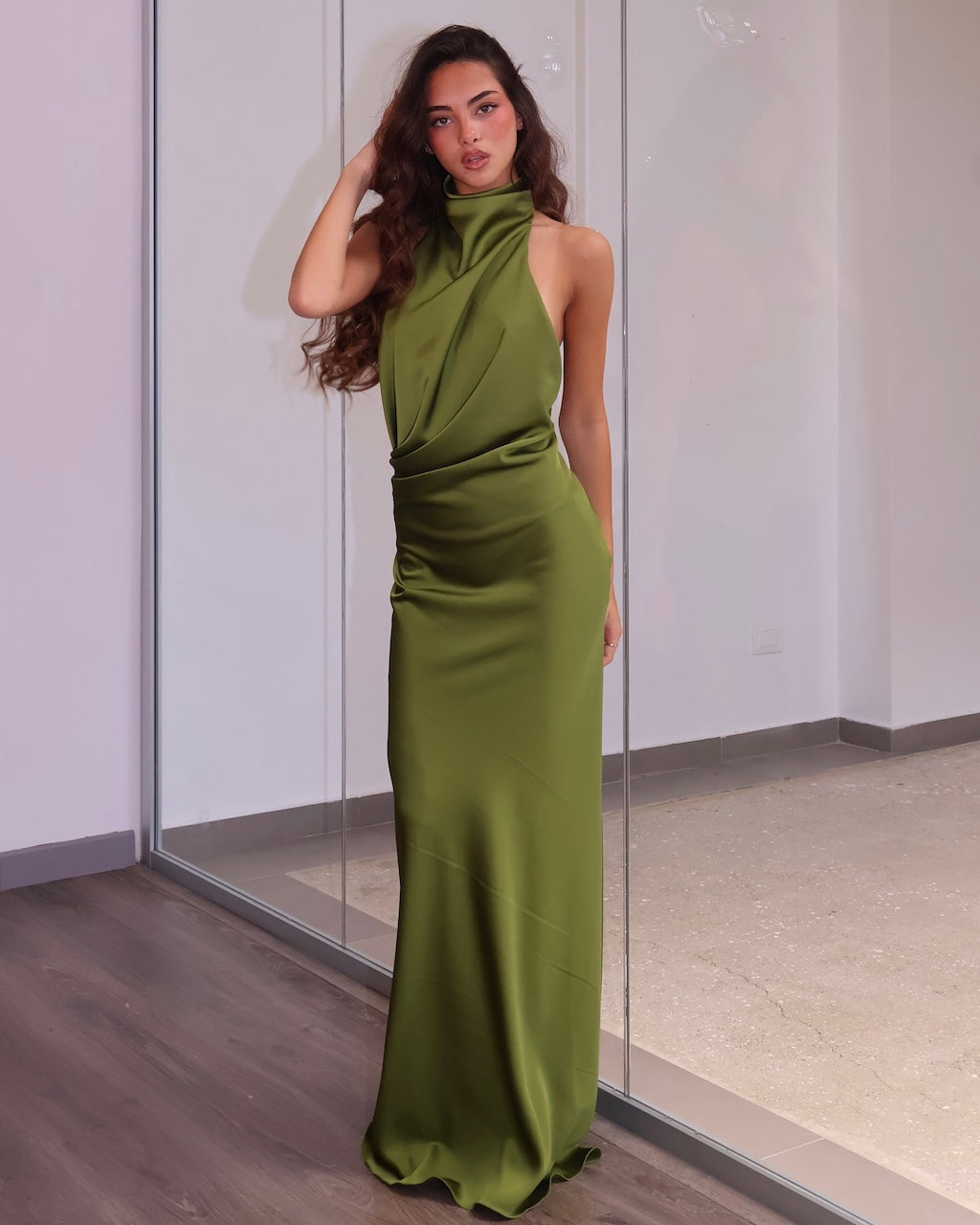 DRESS MAJESTIC