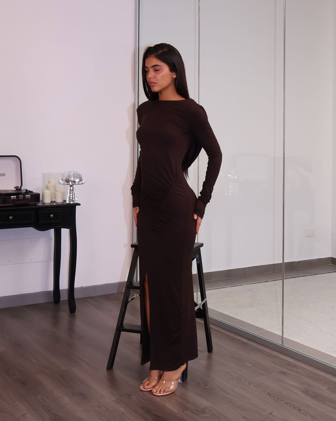 DRESS MIRROR GRID