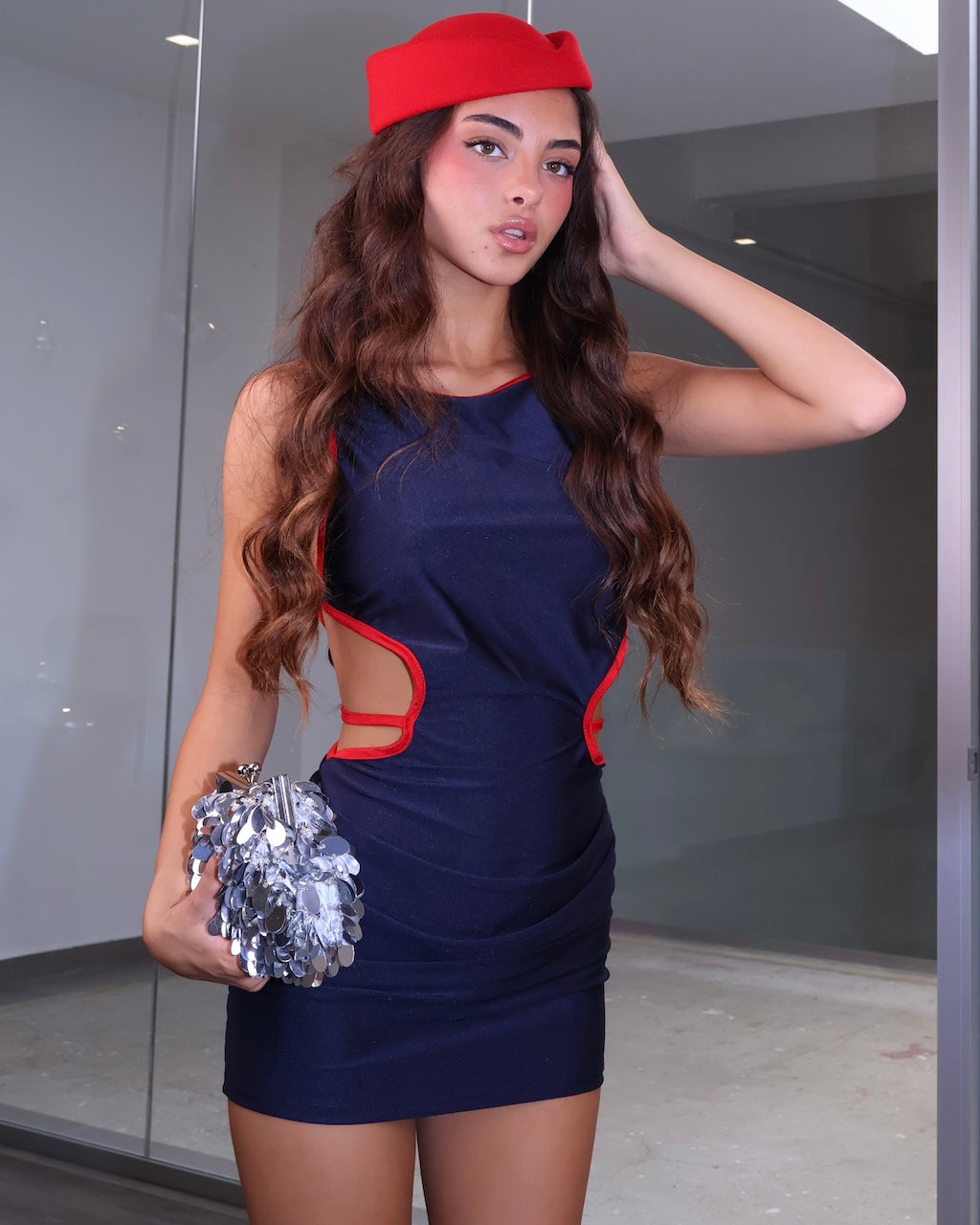 DRESS CONTRAST