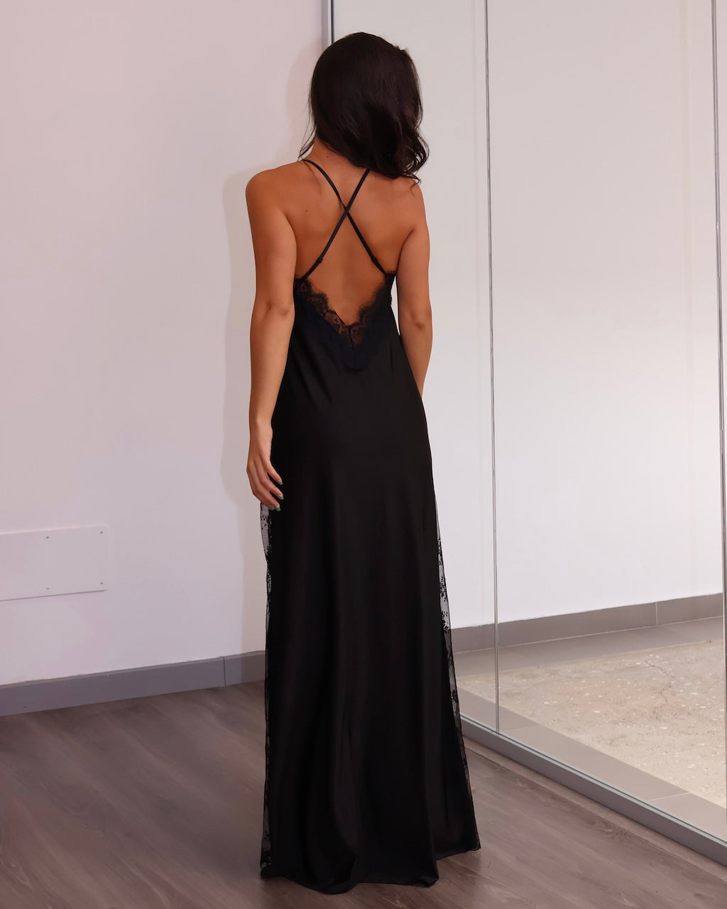 DRESS BESTIES