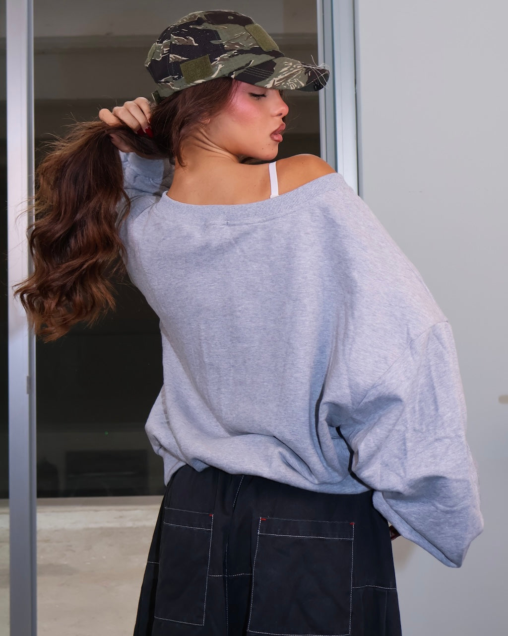 FELPA ONE SHOULDER