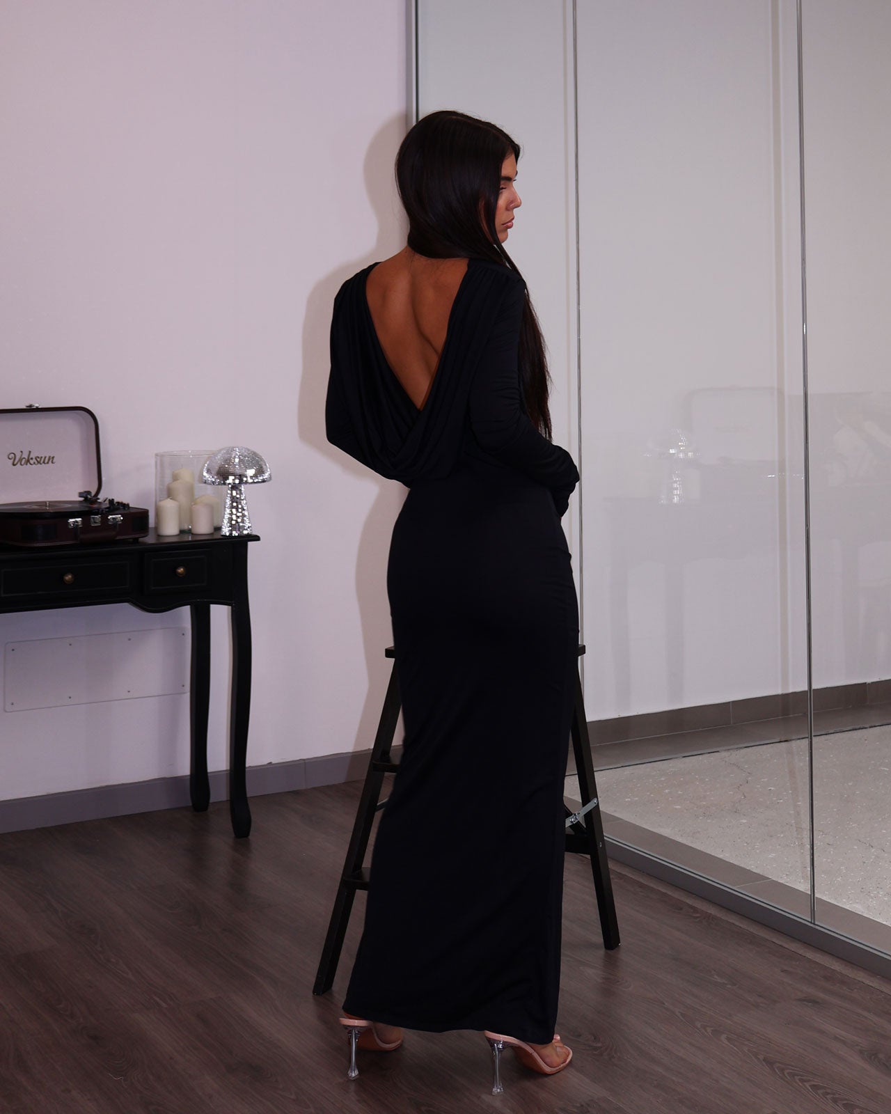 DRESS MIRROR GRID