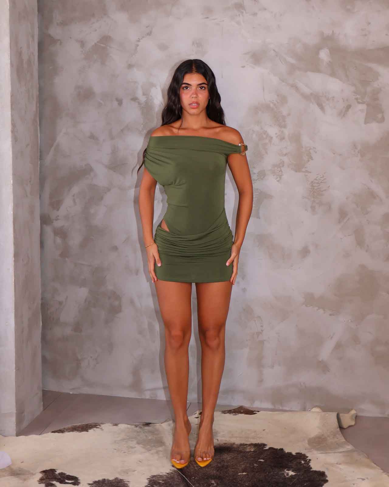 DRESS SUSPENSE