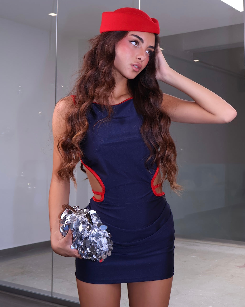 DRESS CONTRAST