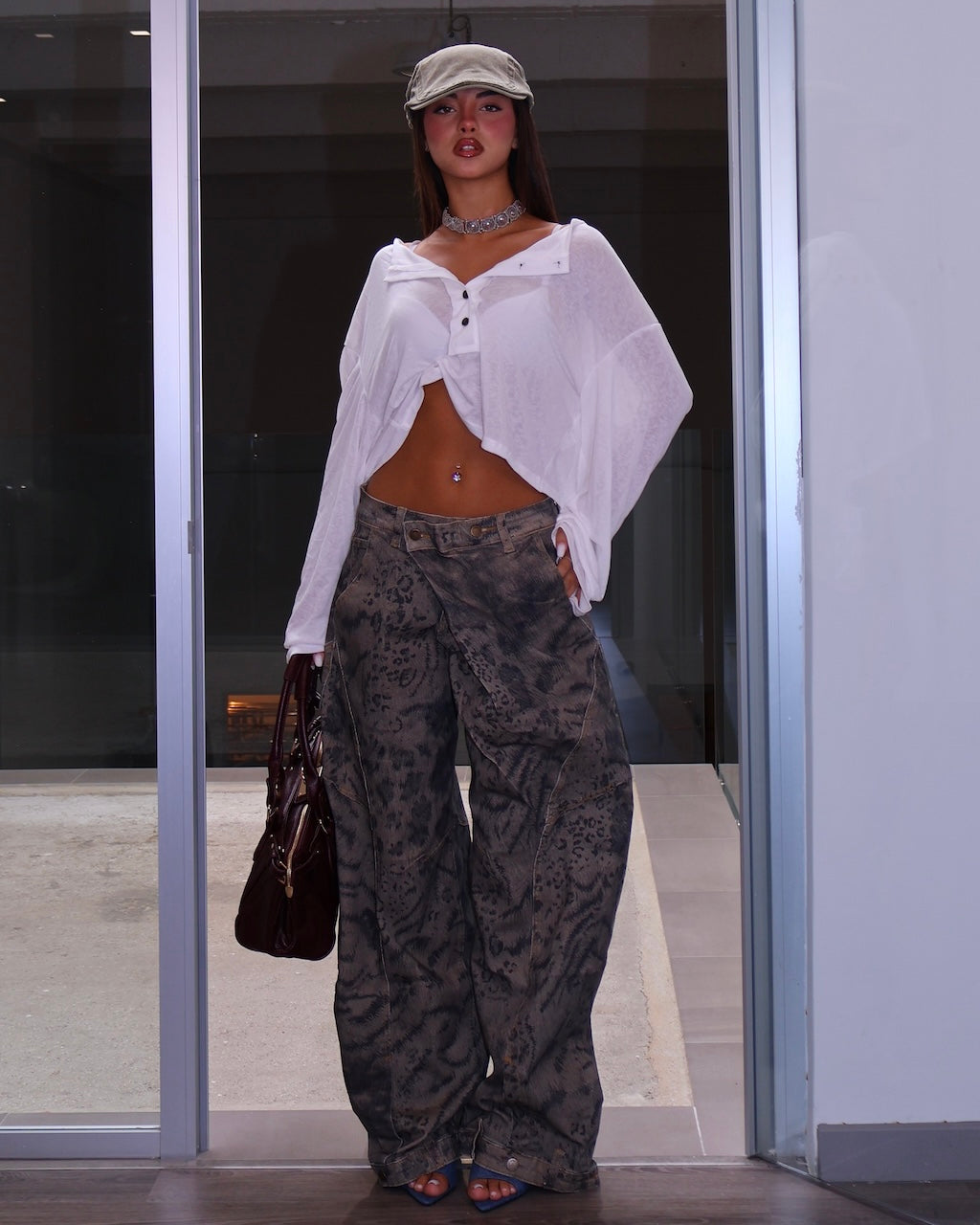 JEANS MIT TIERMOTIVEN