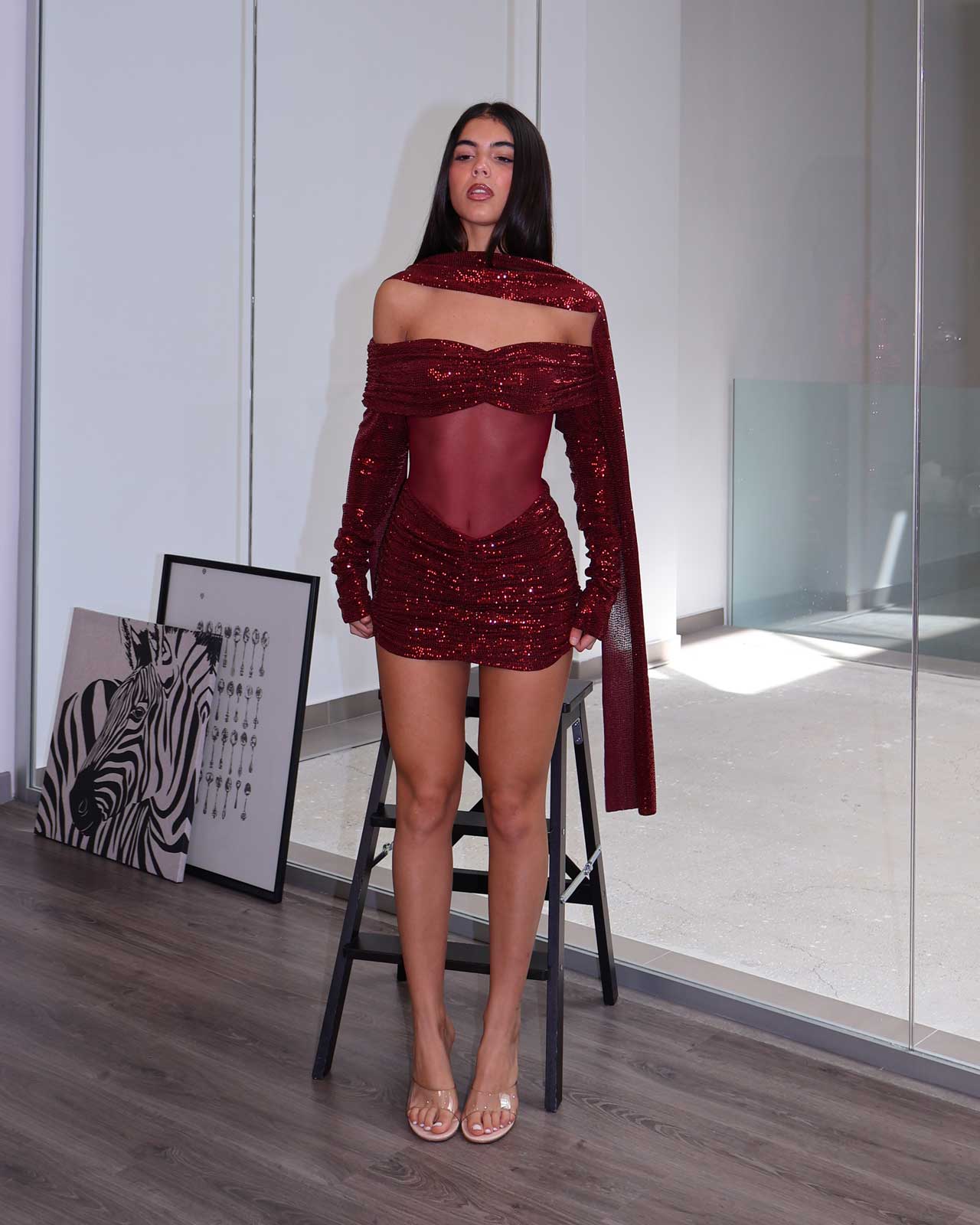 DRESS ATTENTION