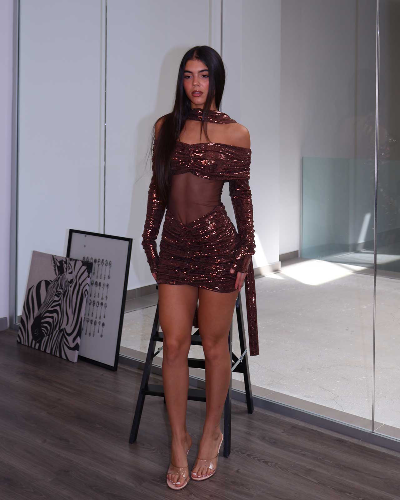DRESS ATTENTION