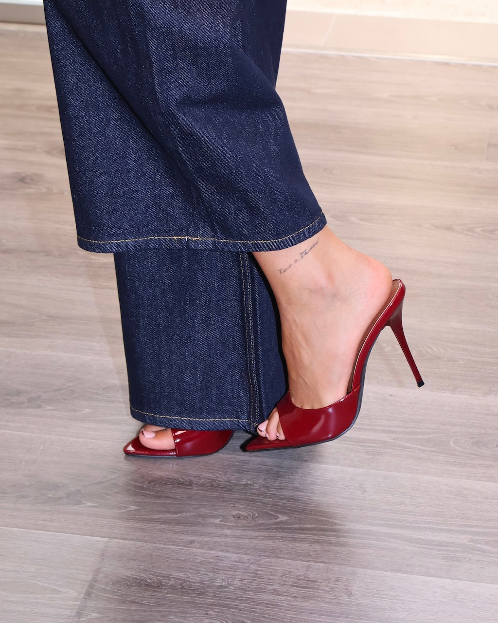 MULES VINO