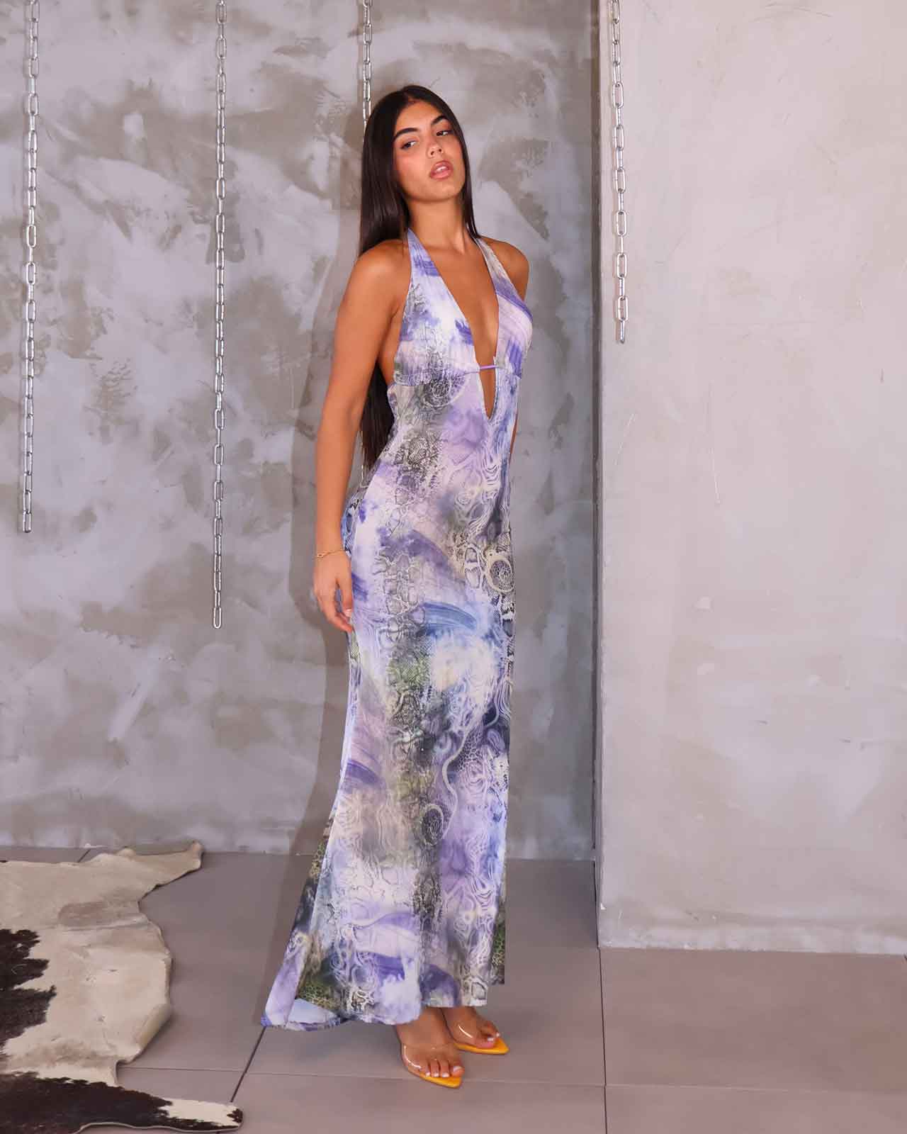 DRESS PARTICULAR