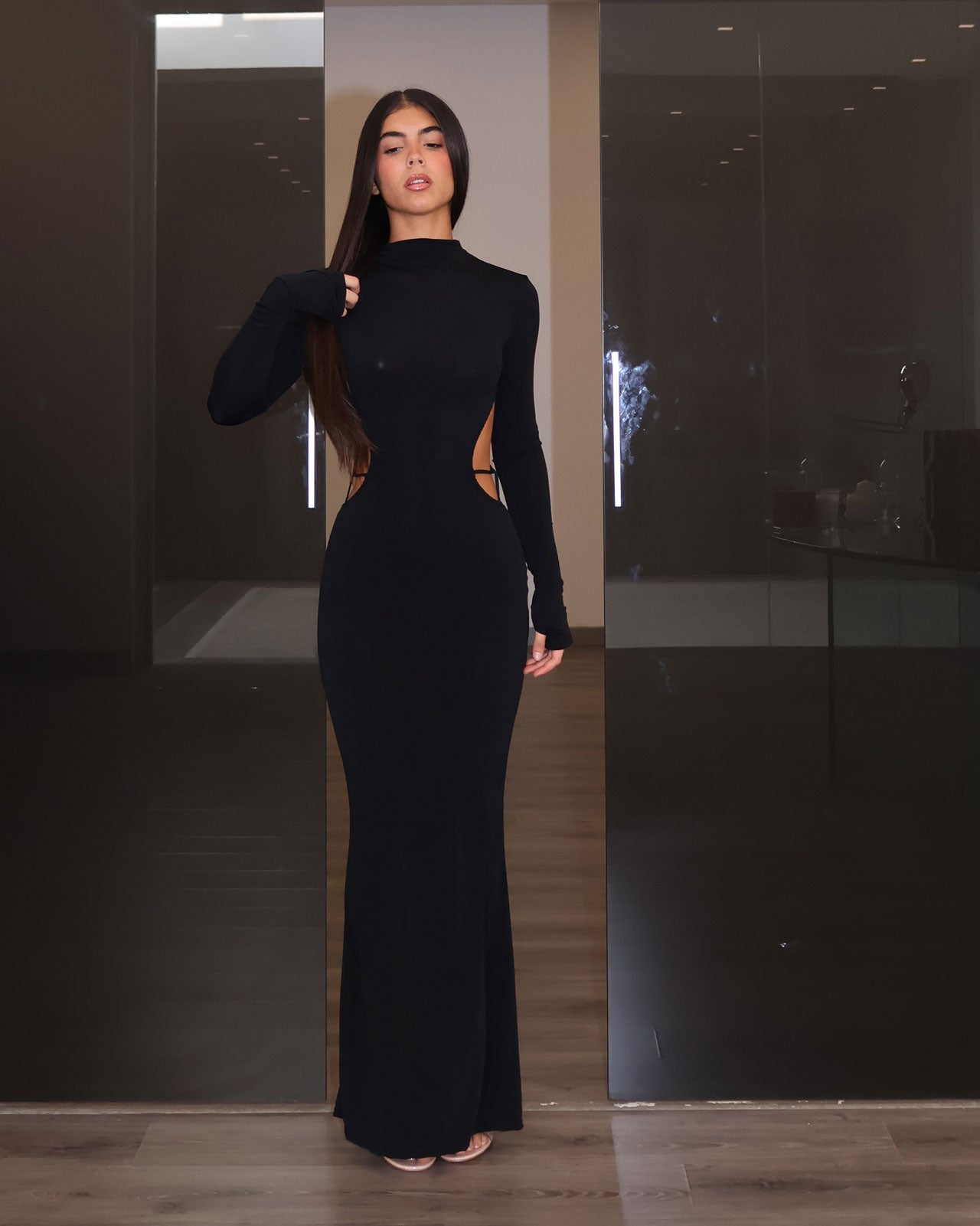 DRESS SHOW ME