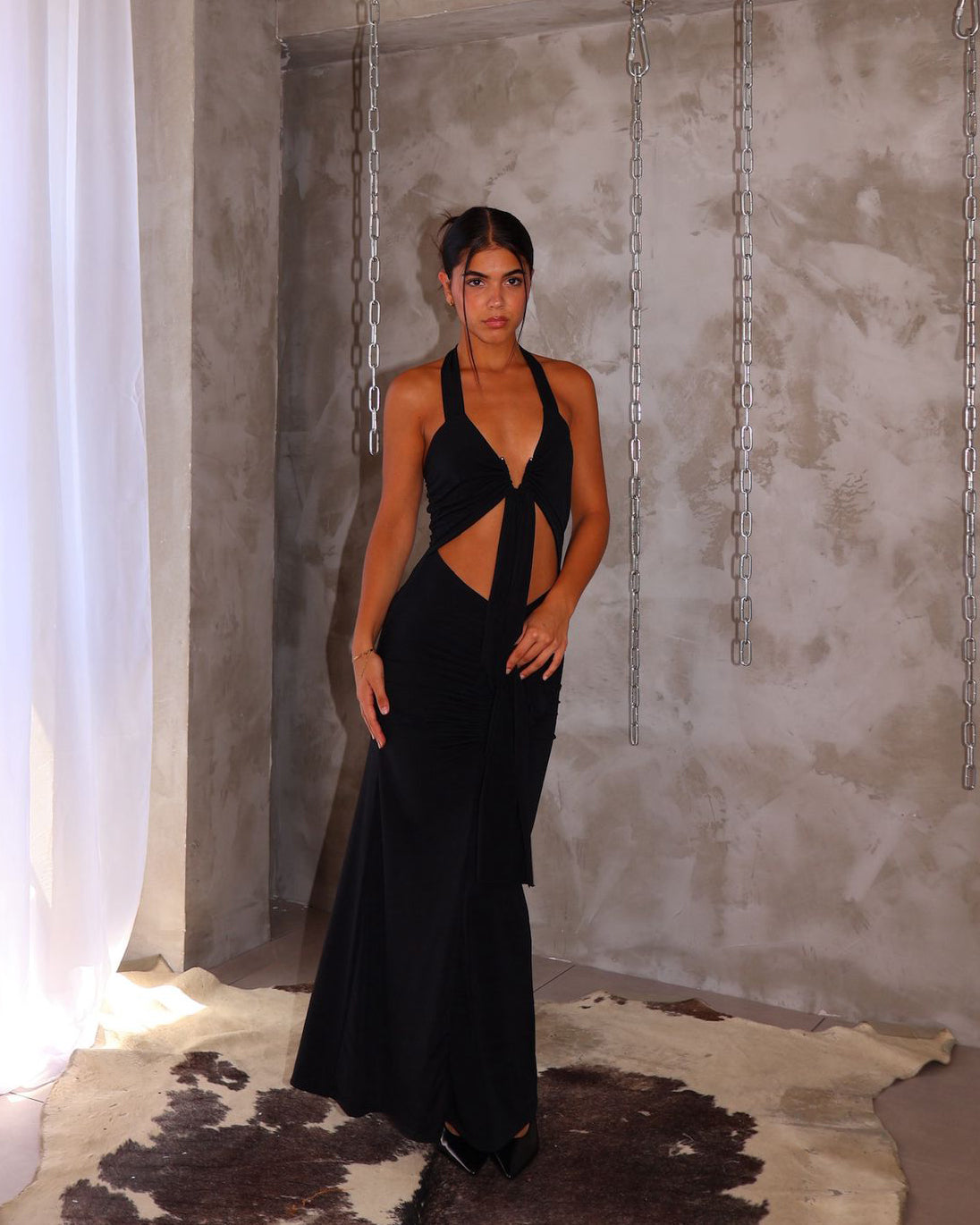 DRESS CON V