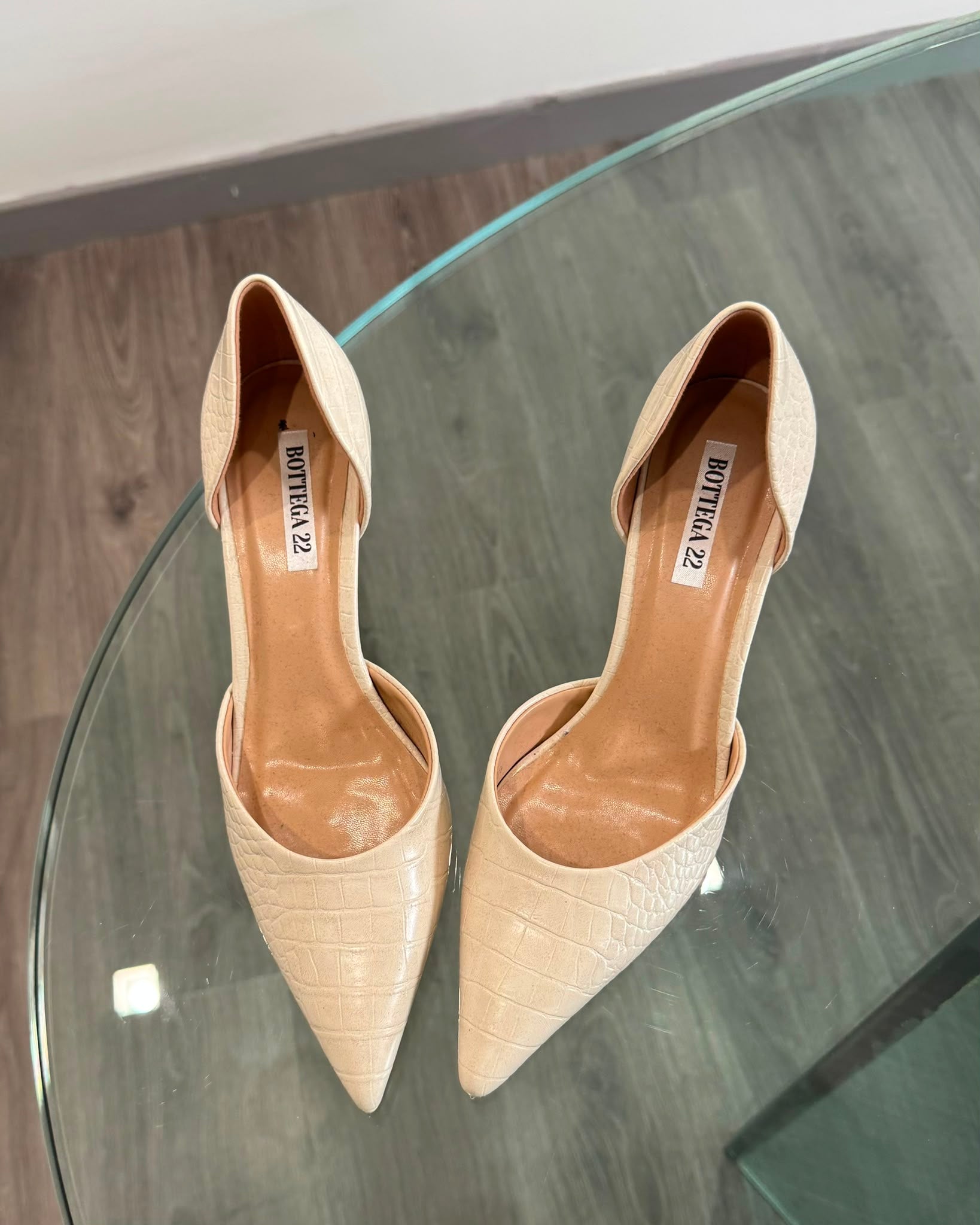 DECOLLETE CREMA